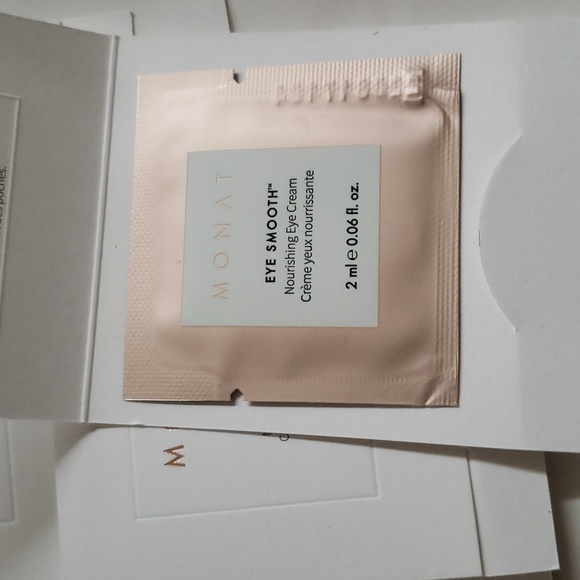NEW 10 Pack Monat Eye Smooth Nourishing Eye Cream Samples Sachets 20mL / 0.6oz - Picture 3 of 4